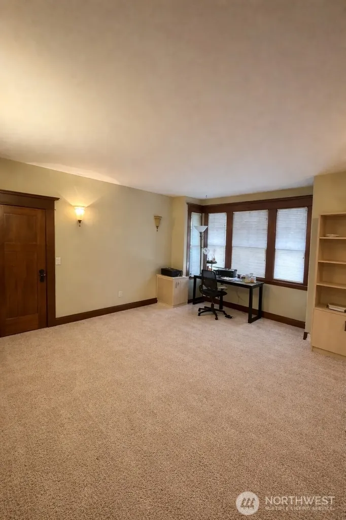 812 E Gwinn Place Seattle WA 98102