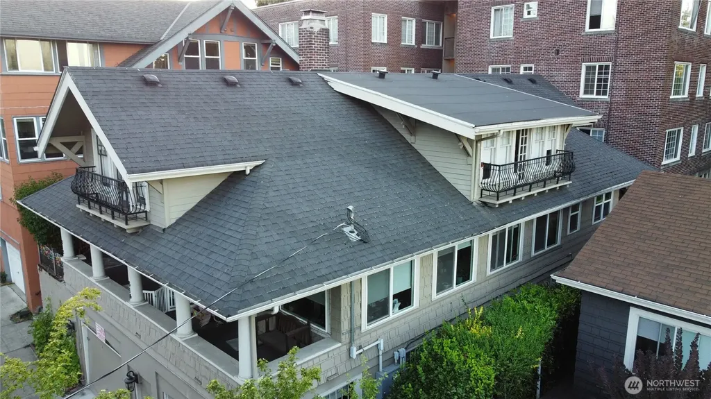 812 E Gwinn Place Seattle WA 98102