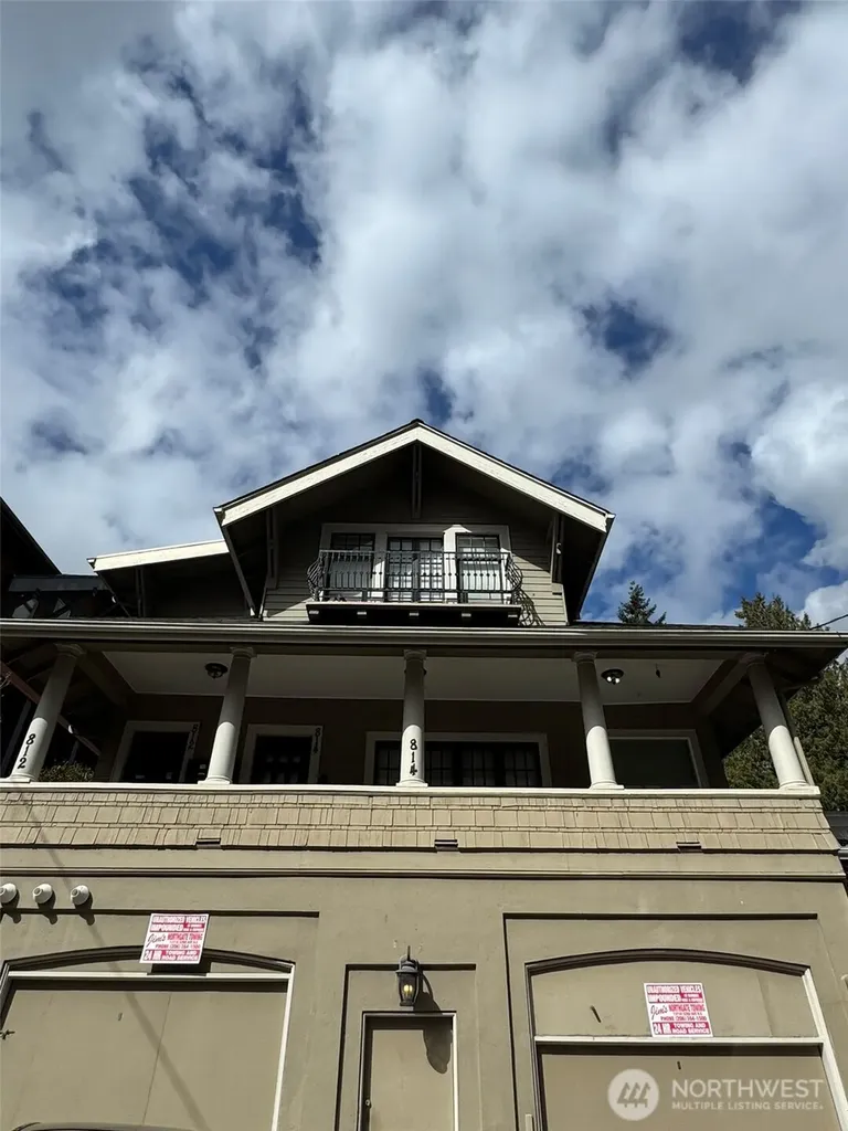 812 E Gwinn Place Seattle WA 98102