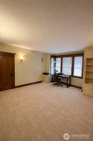 812 E Gwinn Place Seattle WA 98102