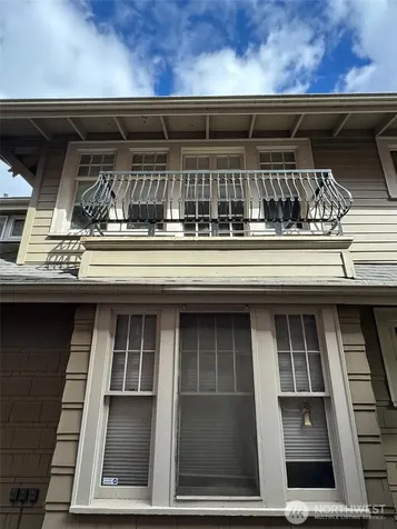 812 E Gwinn Place Seattle WA 98102
