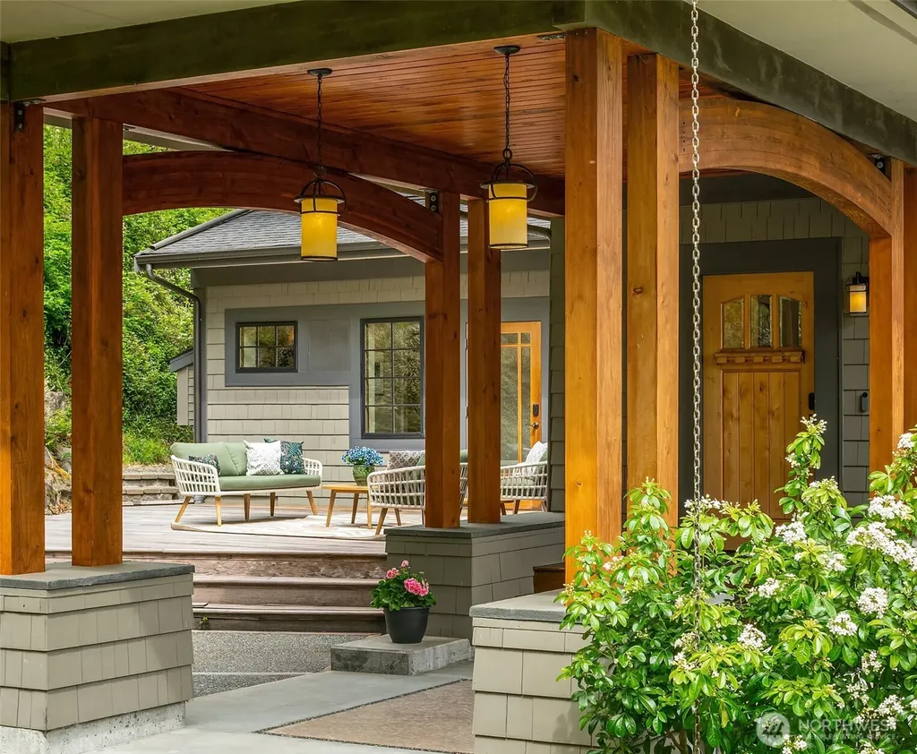 8302 SW Dilworth Vashon WA 98070