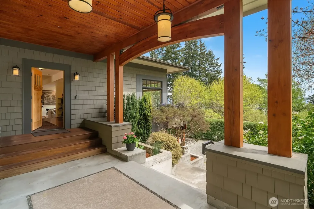 8302 SW Dilworth Vashon WA 98070
