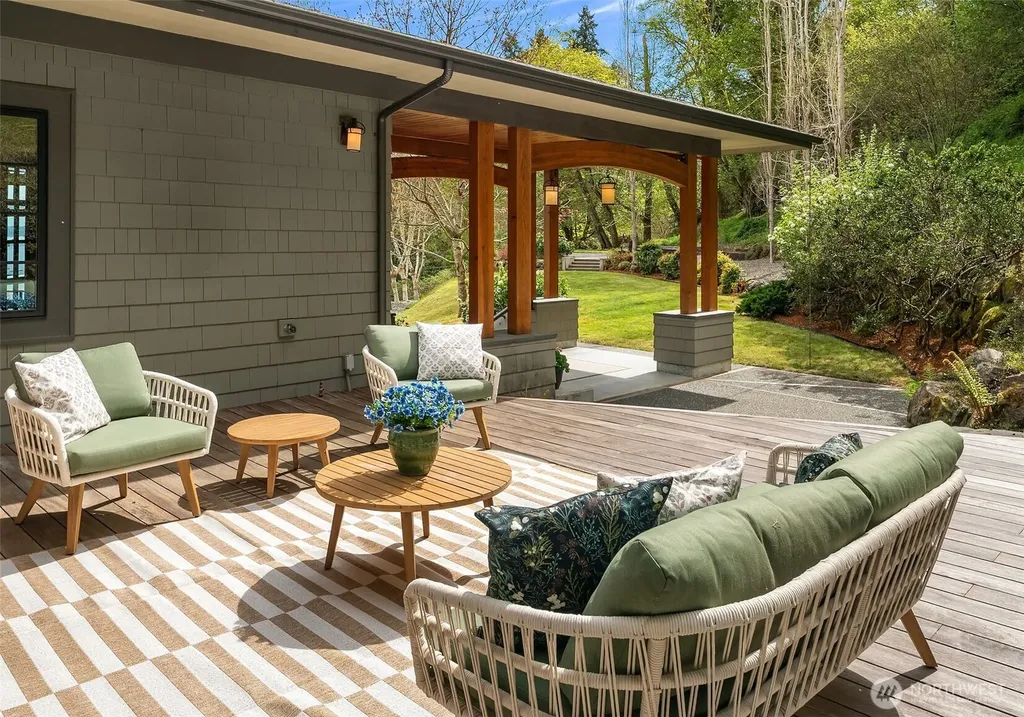 8302 SW Dilworth Vashon WA 98070