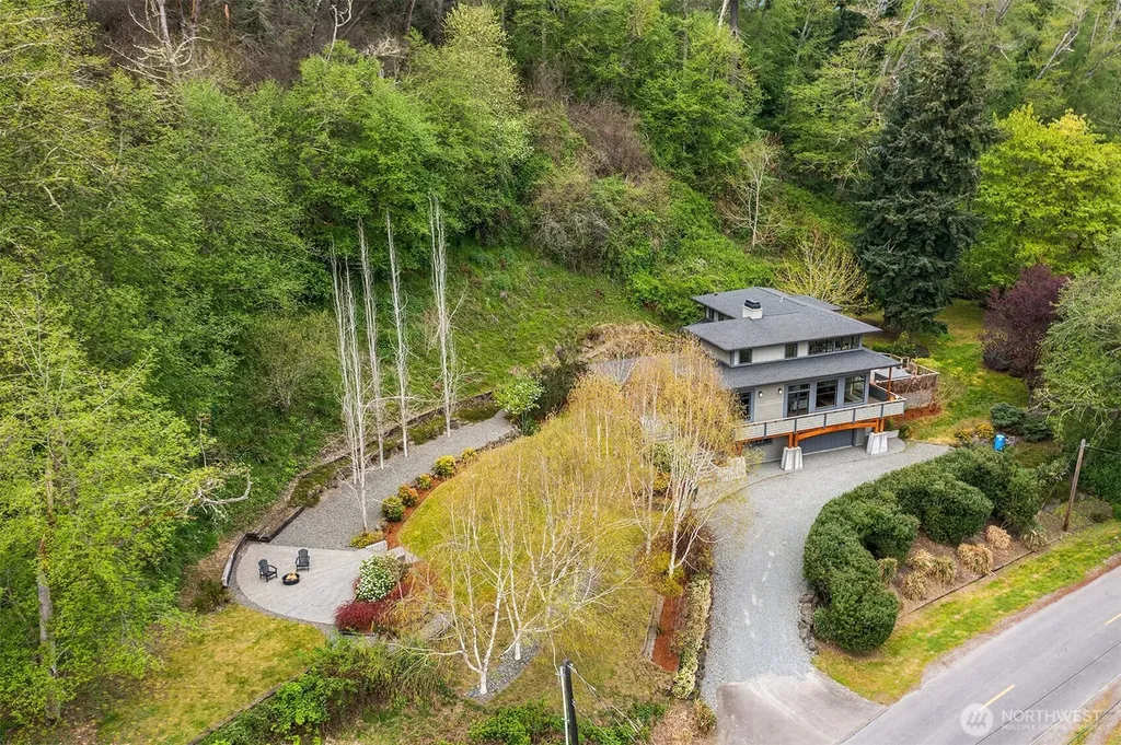 8302 SW Dilworth Vashon WA 98070