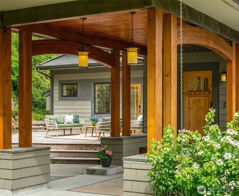 8302 SW Dilworth Vashon WA 98070