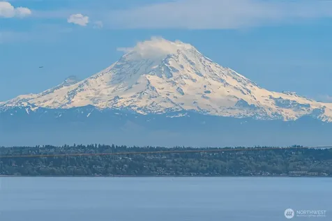 8302 SW Dilworth Vashon WA 98070