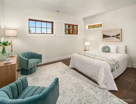 8302 SW Dilworth Vashon WA 98070