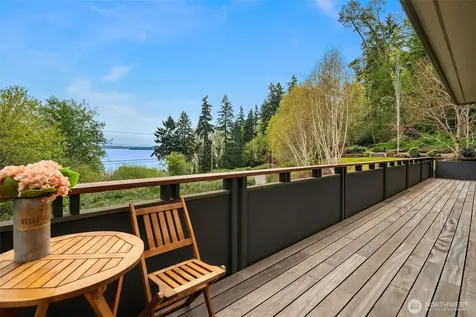 8302 SW Dilworth Vashon WA 98070
