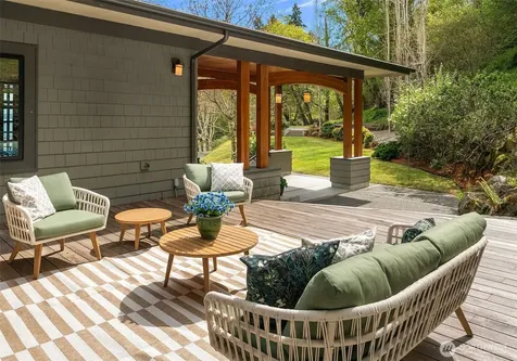 8302 SW Dilworth Vashon WA 98070