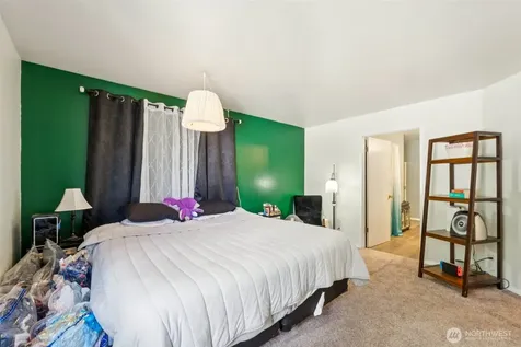 9210 Market Place Lake Stevens WA 98258