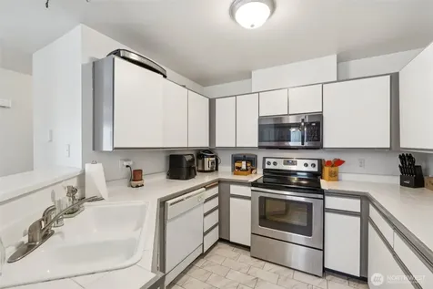 9210 Market Place Lake Stevens WA 98258
