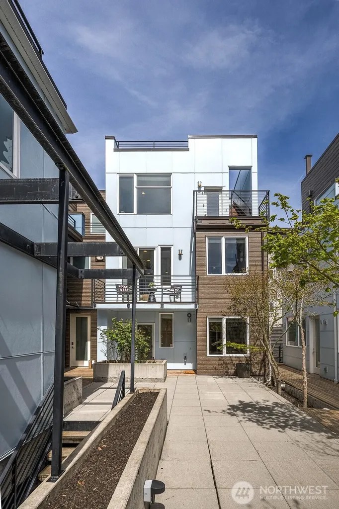 4331 Woodland Park Avenue N Seattle WA 98103