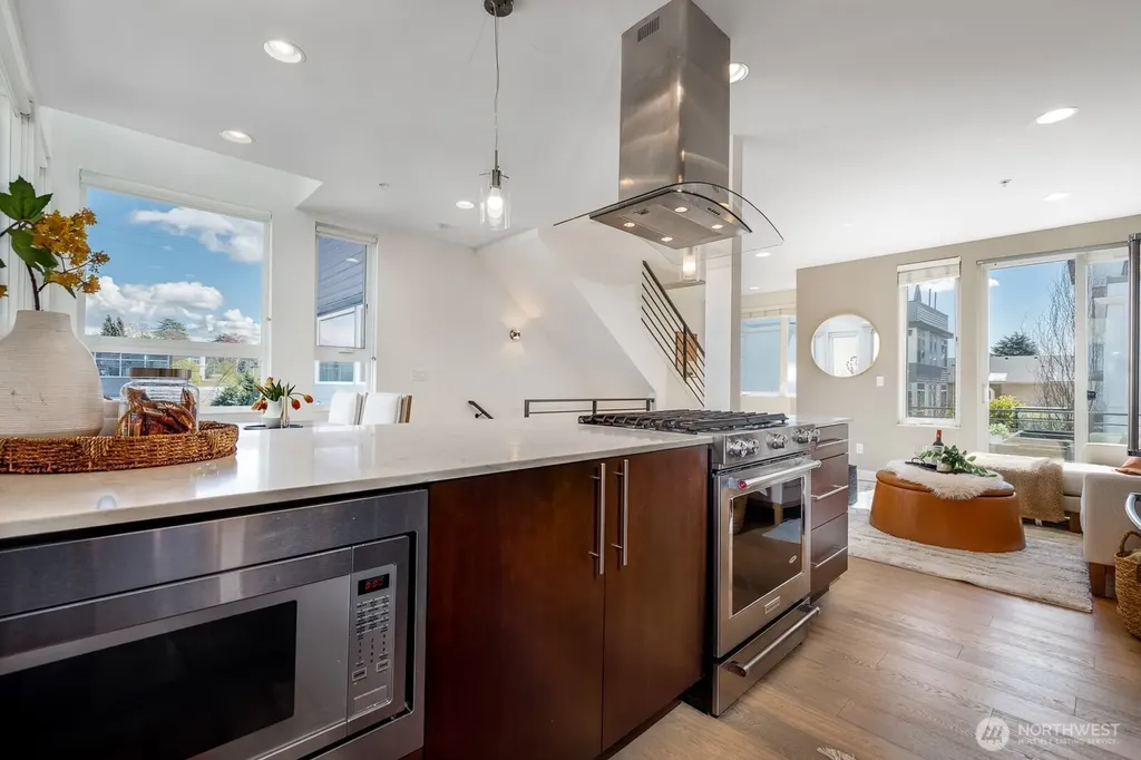 4331 Woodland Park Avenue N Seattle WA 98103