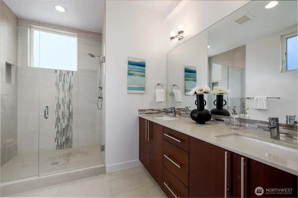4331 Woodland Park Avenue N Seattle WA 98103