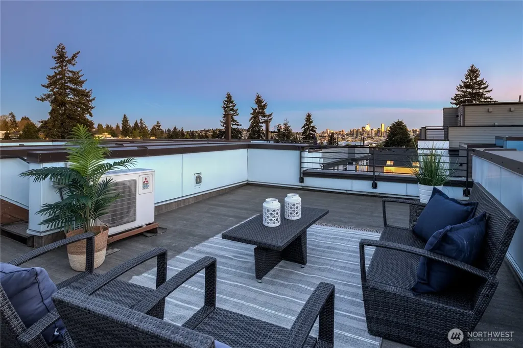 4331 Woodland Park Avenue N Seattle WA 98103