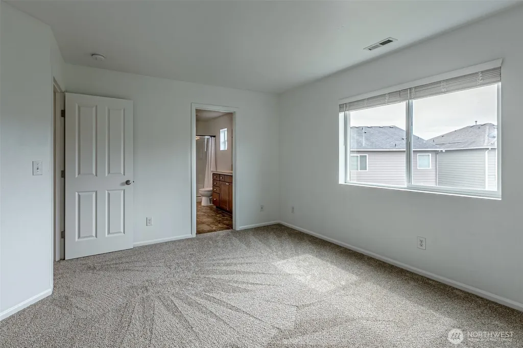 2156 66th Street SE Auburn WA 98092