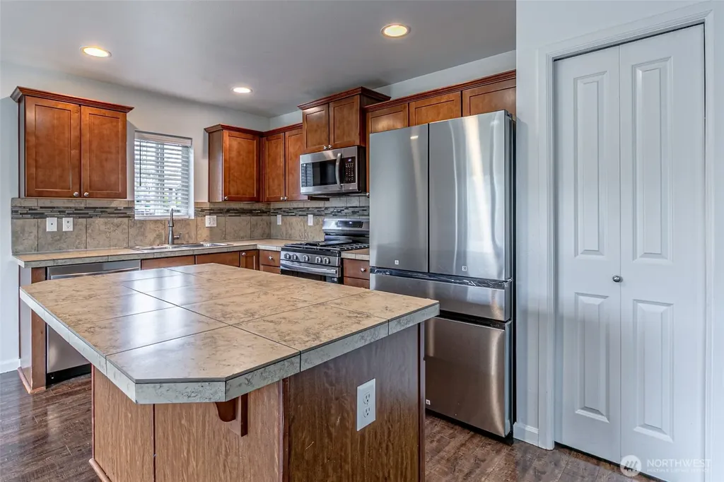 2156 66th Street SE Auburn WA 98092