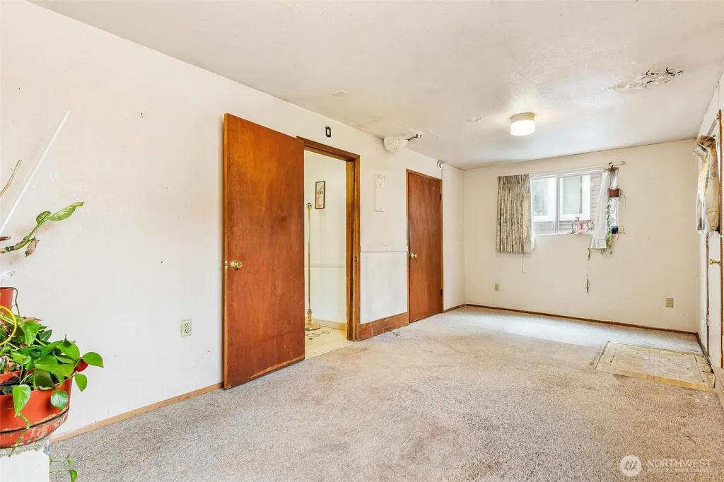 1613 24th Avenue Seattle WA 98122
