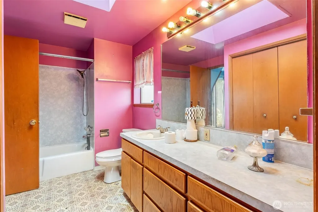 1613 24th Avenue Seattle WA 98122