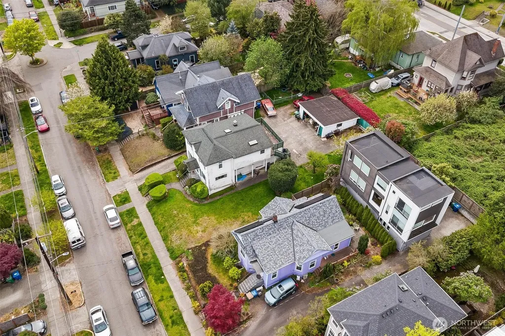 1613 24th Avenue Seattle WA 98122