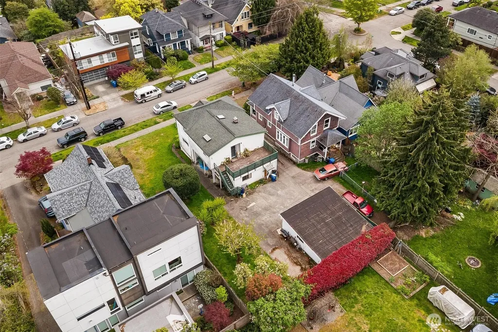 1613 24th Avenue Seattle WA 98122