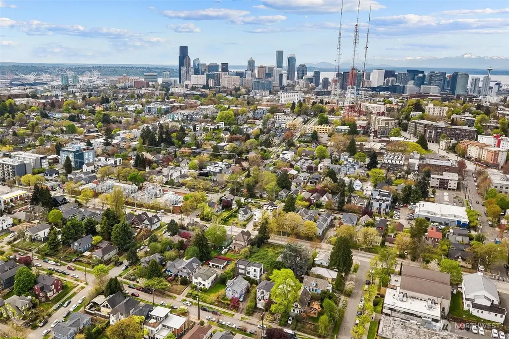 1613 24th Avenue Seattle WA 98122