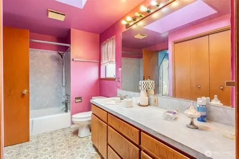 1613 24th Avenue Seattle WA 98122