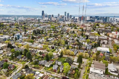 1613 24th Avenue Seattle WA 98122