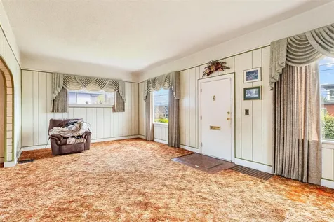 1613 24th Avenue Seattle WA 98122