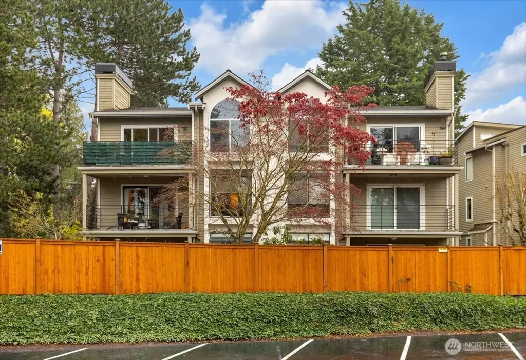 6717 110th Ave NE Kirkland WA 98033