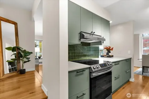 6717 110th Ave NE Kirkland WA 98033