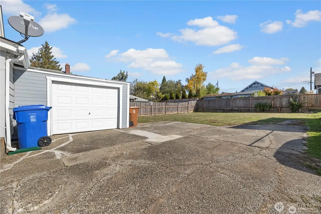 5241 S M Street Tacoma WA 98408