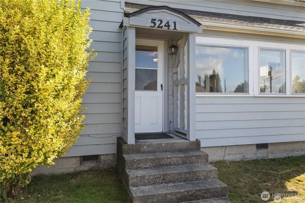 5241 S M Street Tacoma WA 98408