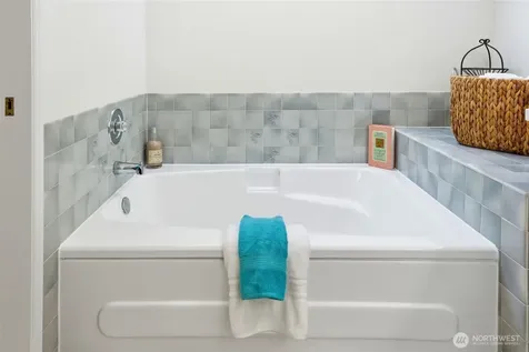 822 SW 314th Place Federal Way WA 98023