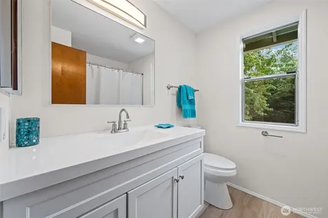 822 SW 314th Place Federal Way WA 98023