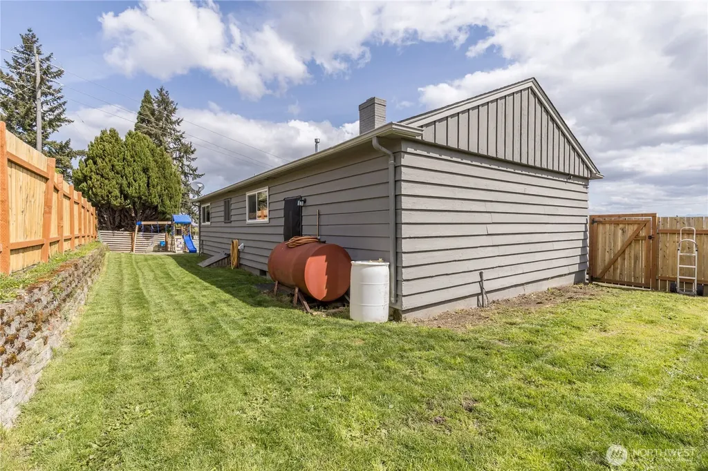 1324 E Fairbanks Street Tacoma WA 98404