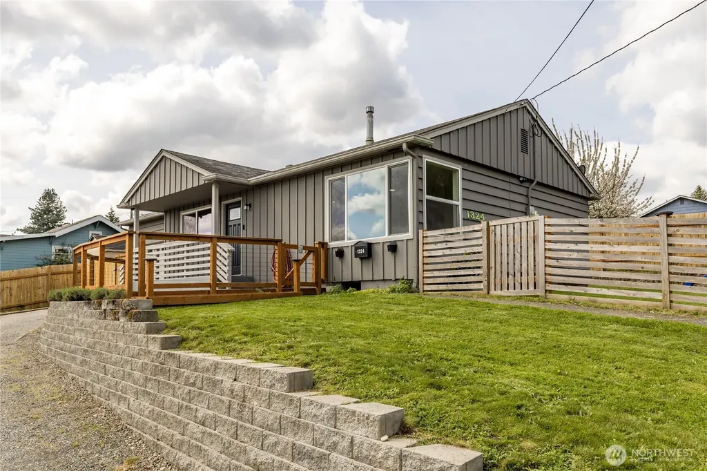 1324 E Fairbanks Street Tacoma WA 98404