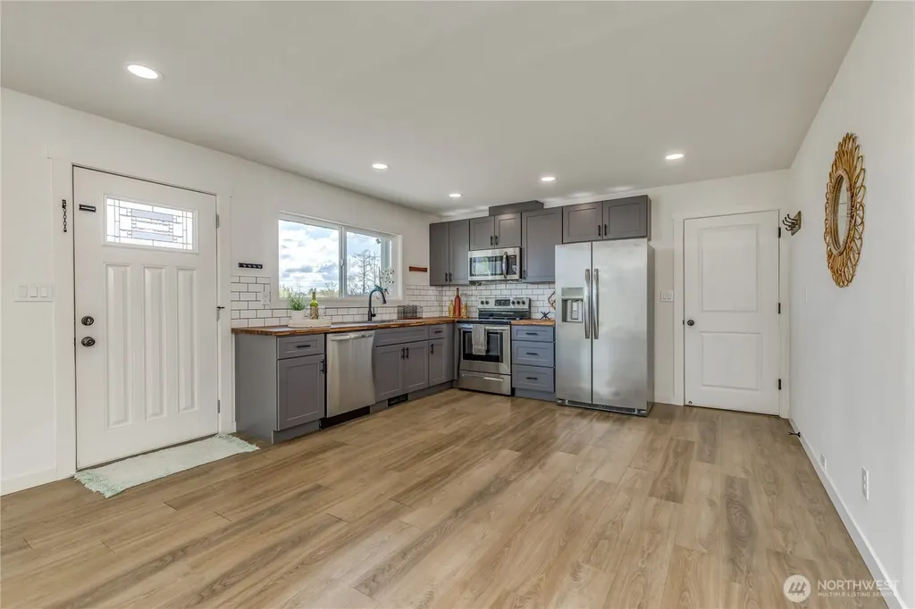 1324 E Fairbanks Street Tacoma WA 98404