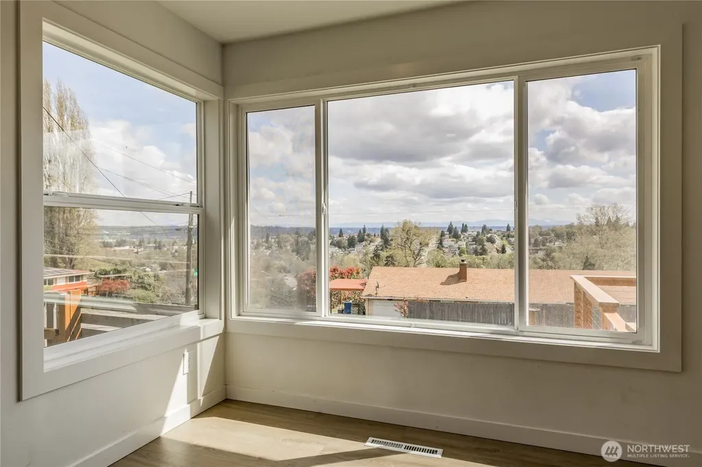 1324 E Fairbanks Street Tacoma WA 98404