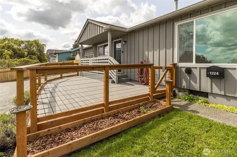 1324 E Fairbanks Street Tacoma WA 98404