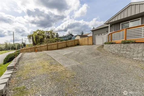 1324 E Fairbanks Street Tacoma WA 98404