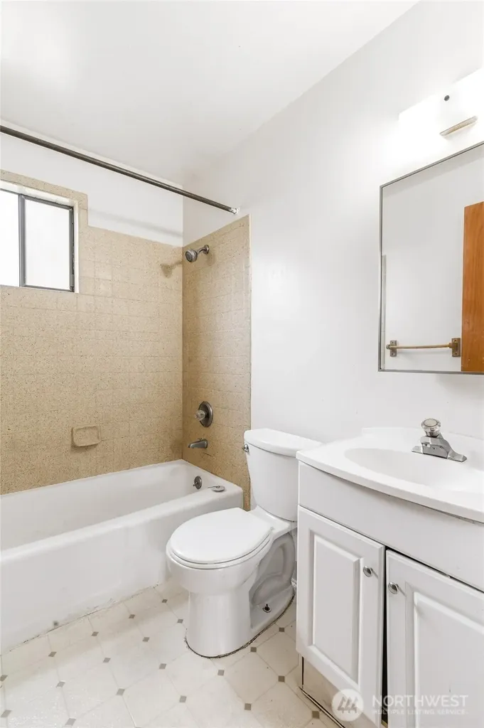 14132 37th Avenue S Tukwila WA 98168