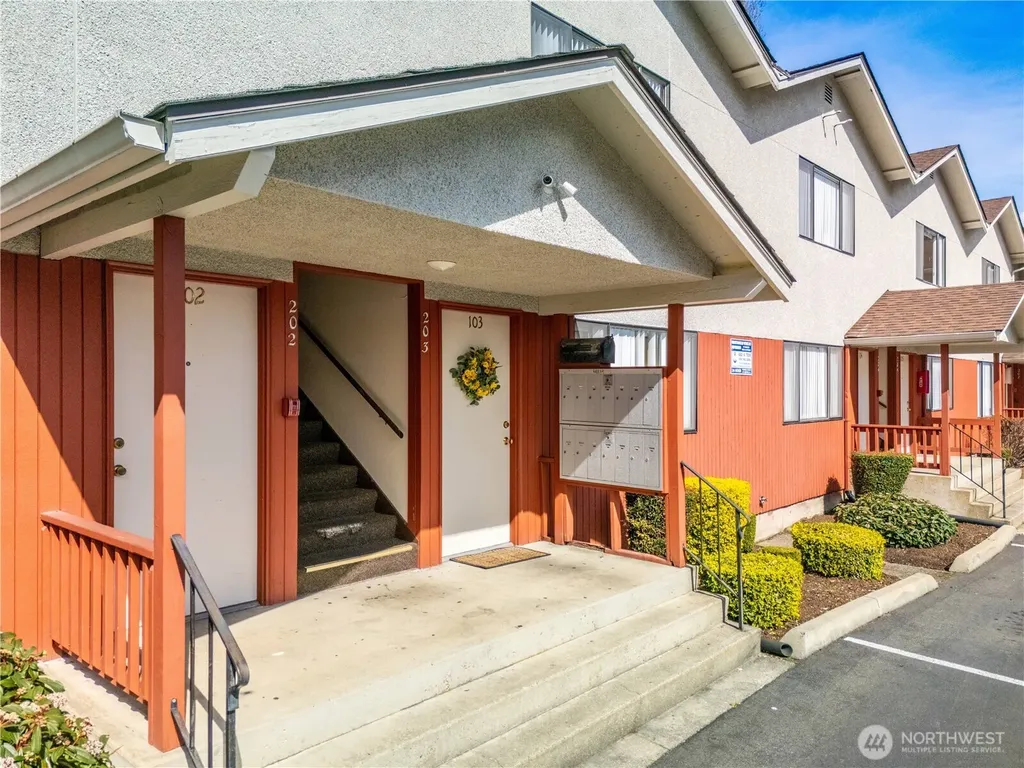 14132 37th Avenue S Tukwila WA 98168