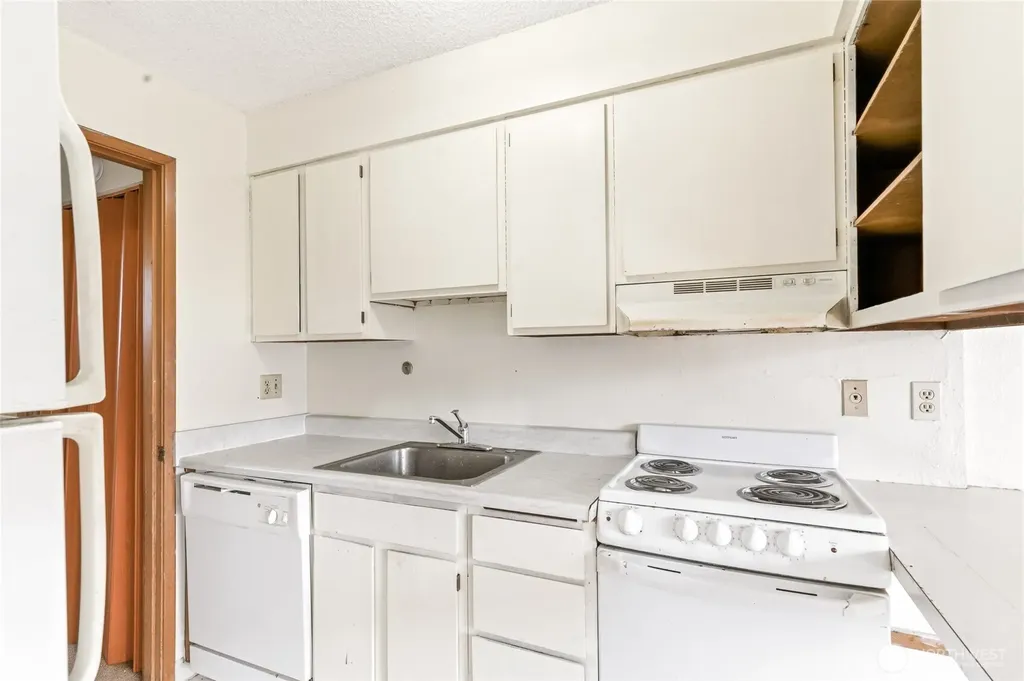 14132 37th Avenue S Tukwila WA 98168