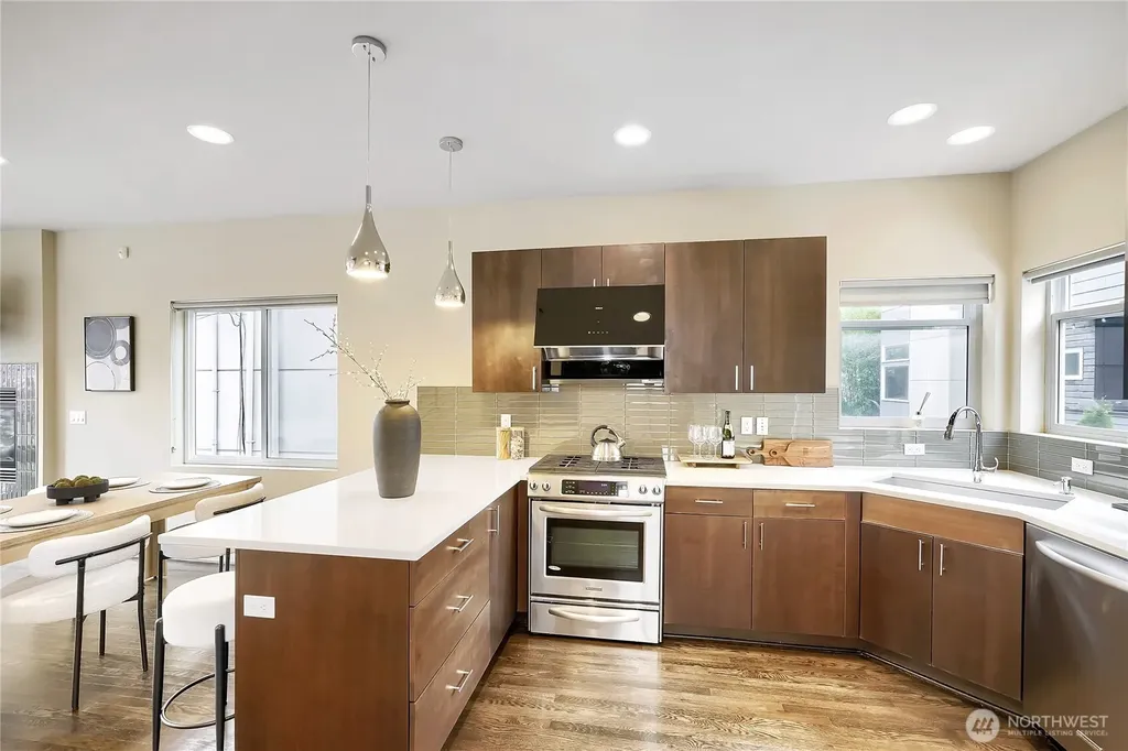1741 NW 60th Street Seattle WA 98107
