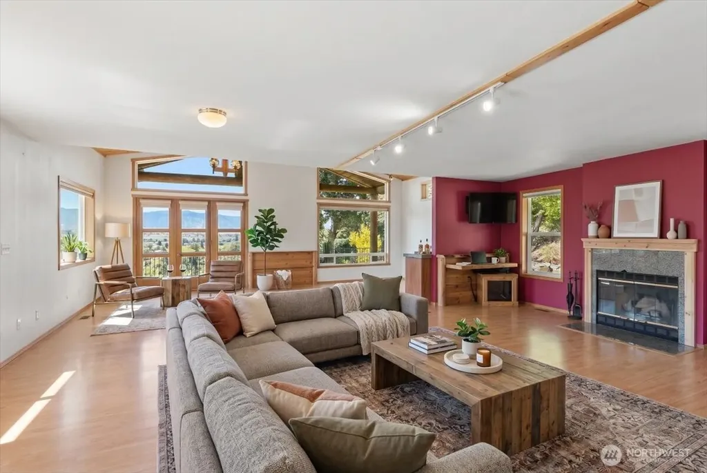 404 S Clifford Street Chelan WA 98816