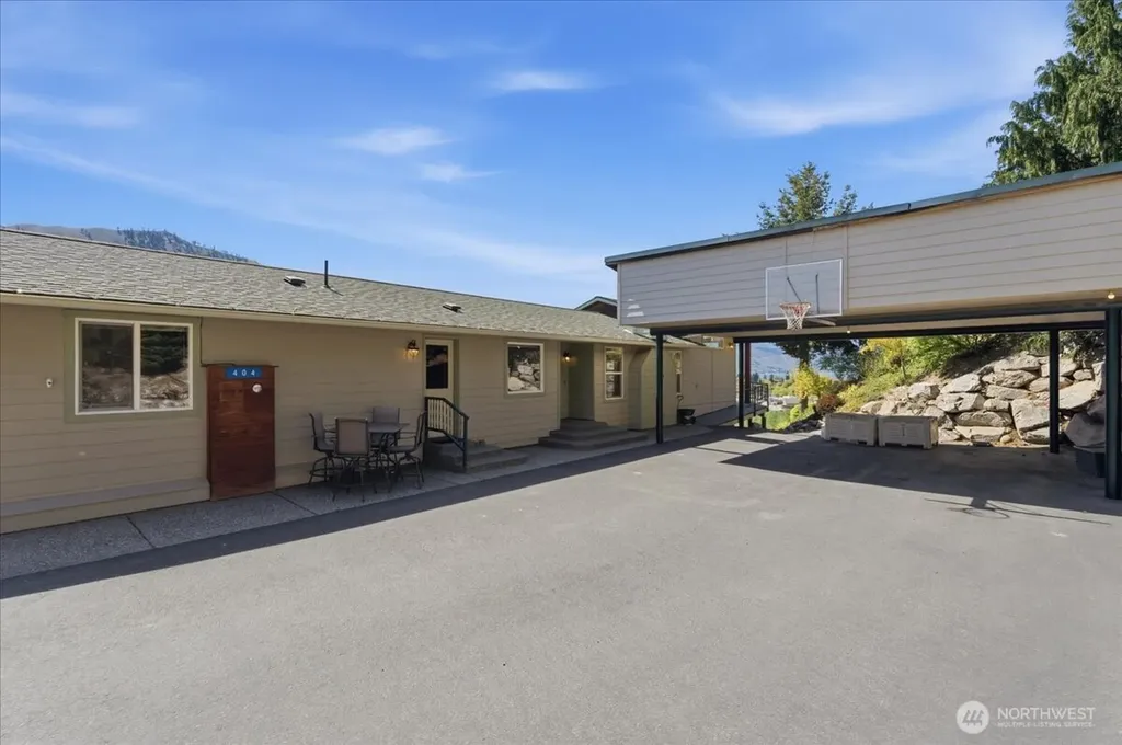 404 S Clifford Street Chelan WA 98816