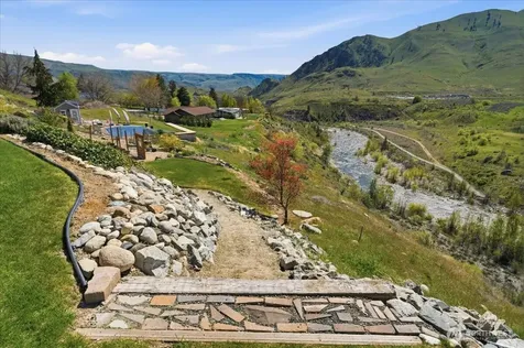 404 S Clifford Street Chelan WA 98816