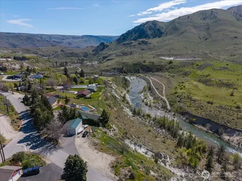 404 S Clifford Street Chelan WA 98816